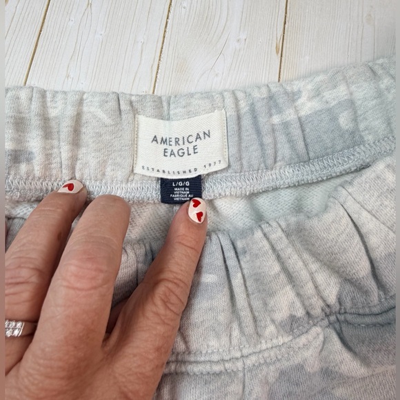 American Eagle Every Day Luxe Barrel Sweatpants in Gray Camo Size Large - Picture 4 of 12